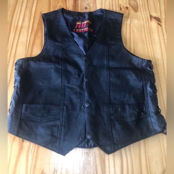 HOT LEATHERS Motorcycle Vest Men's L Leather Black Biker Snap VTG And a Tshirt M - Picture 2 of 16